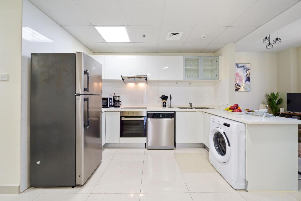 Impressive View 2br In Marina Walk2beach Apartment Dubai